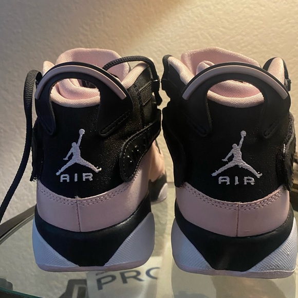 Like New*** Jordan 6 Rings in excellent condition! 6Y/ 7.5-8 in women’s size. - Picture 2 of 4